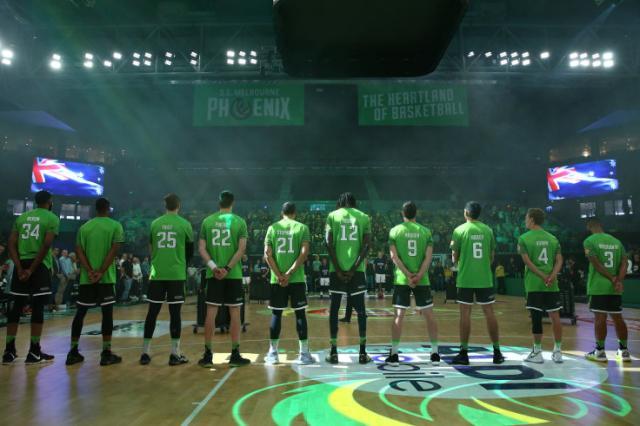 天天盈球网-于各自命运的转角相遇 周琦和凤凰能否撞出璀璨？